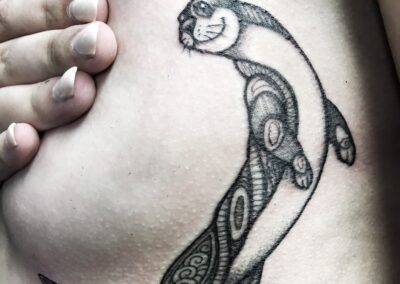 Tattoo Otter Brust
